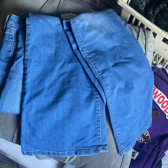 Beautiful JS light wash bell bottoms! - Picture 5 of 7